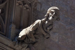 Barcelone, Espagne. Gargouille sur un bâtiment dans le Quartier Gothique. - Unbekannt Unbekannt